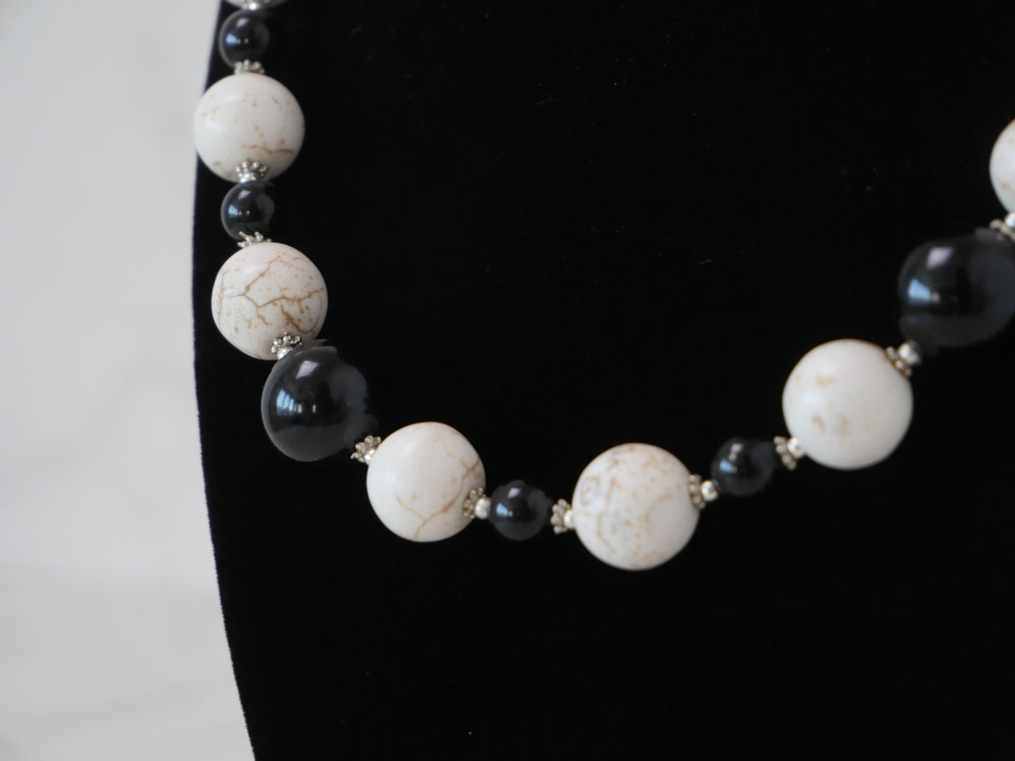 20" Necklace And Earrings Set Medium Onyx & White Magnesite Gems and Touch of Silver