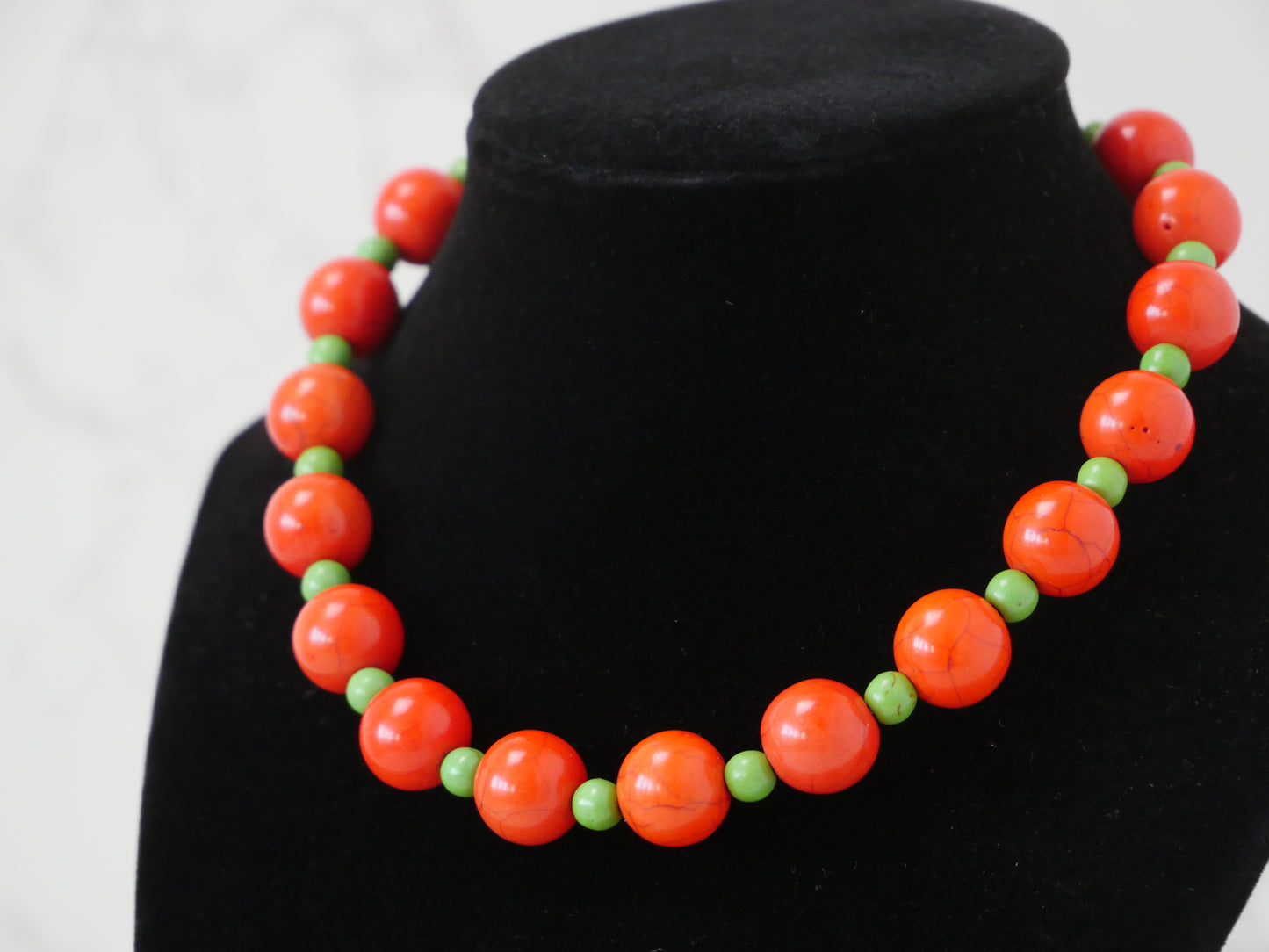 16" Necklace And Earrings Set Orange & Green XS Magnesite Gems