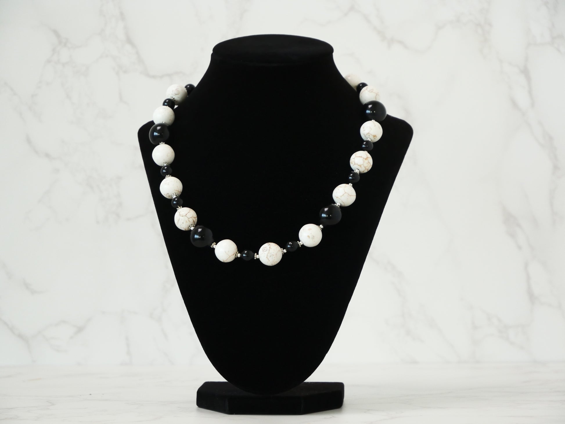 20" Necklace And Earrings Set  Medium Onyx & White Magnesite Gems and Touch of Silver