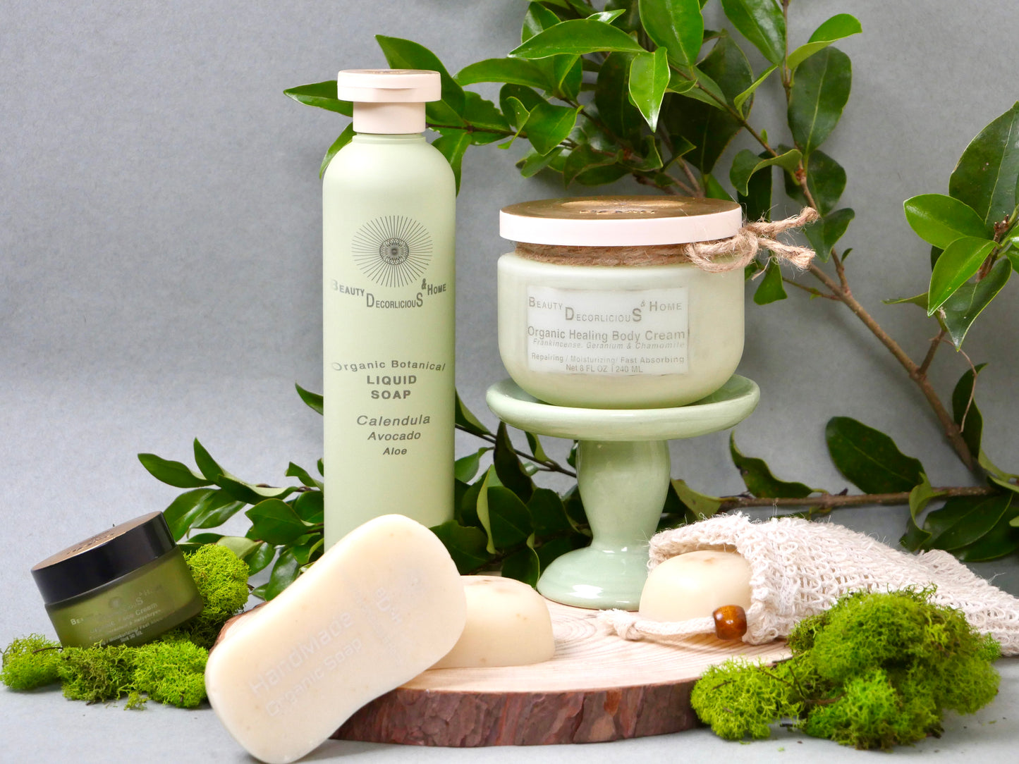 The Signature Clean Skincare Collection Fixed Gift Box