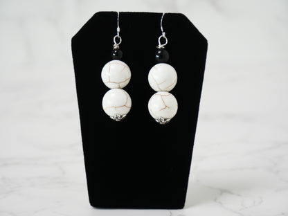 20" Necklace And Earrings Set  Medium Onyx & White Magnesite Gems and Touch of Silver