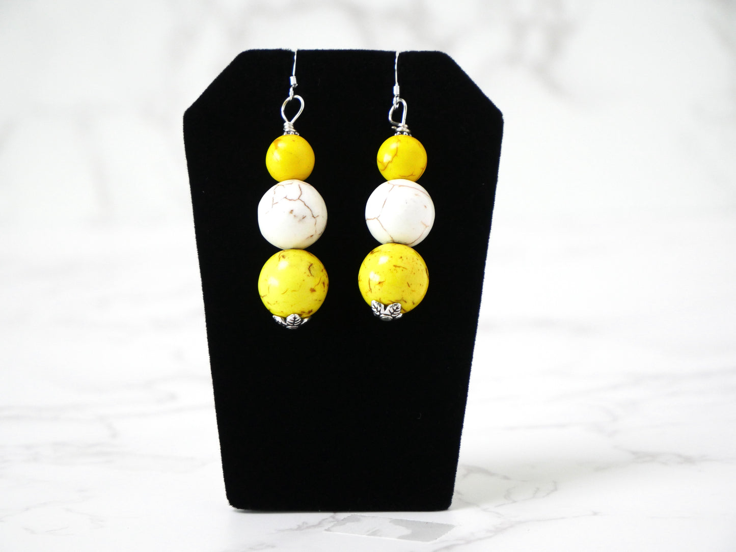 16" Necklace And Earrings Set Silver beads & Yellow & White Magnesite & Gems