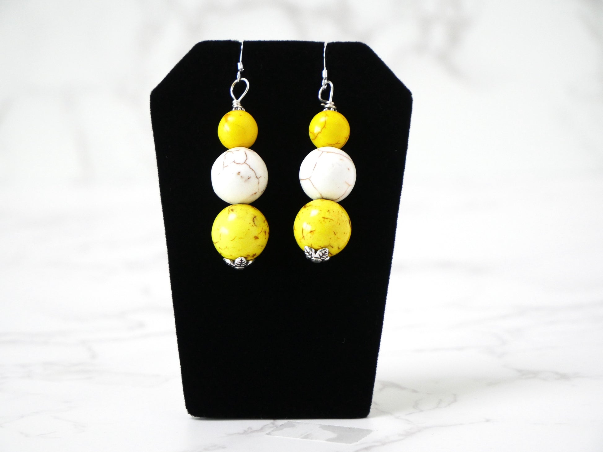 16" Necklace And Earrings Set Silver beads & Yellow & White Magnesite & Gems